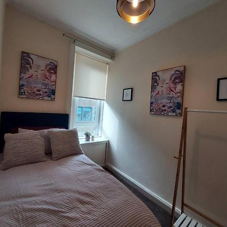 Lovely 2 Bedroom Apartment In The Centre Of Hawick Dış mekan fotoğraf