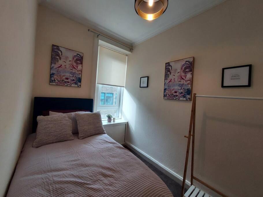 Lovely 2 Bedroom Apartment In The Centre Of Hawick Dış mekan fotoğraf
